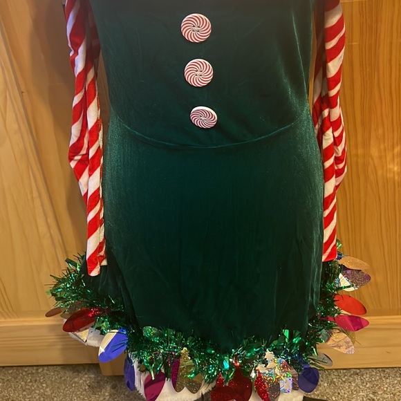 Green Christmas party Dress in size Small
Worn once
Wonderful condition - Picture 5 of 6